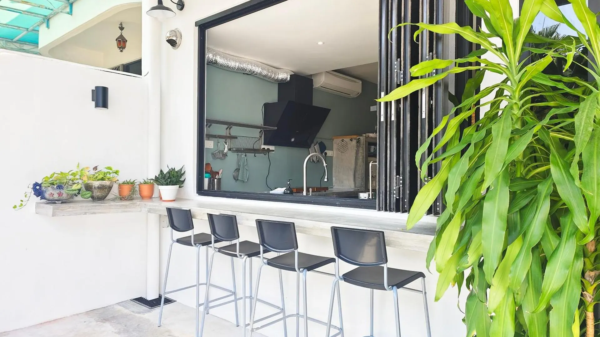 35 Beachhouse Batu Ferringhi 7 Bedroom 7 Bathroom Ev Friendly