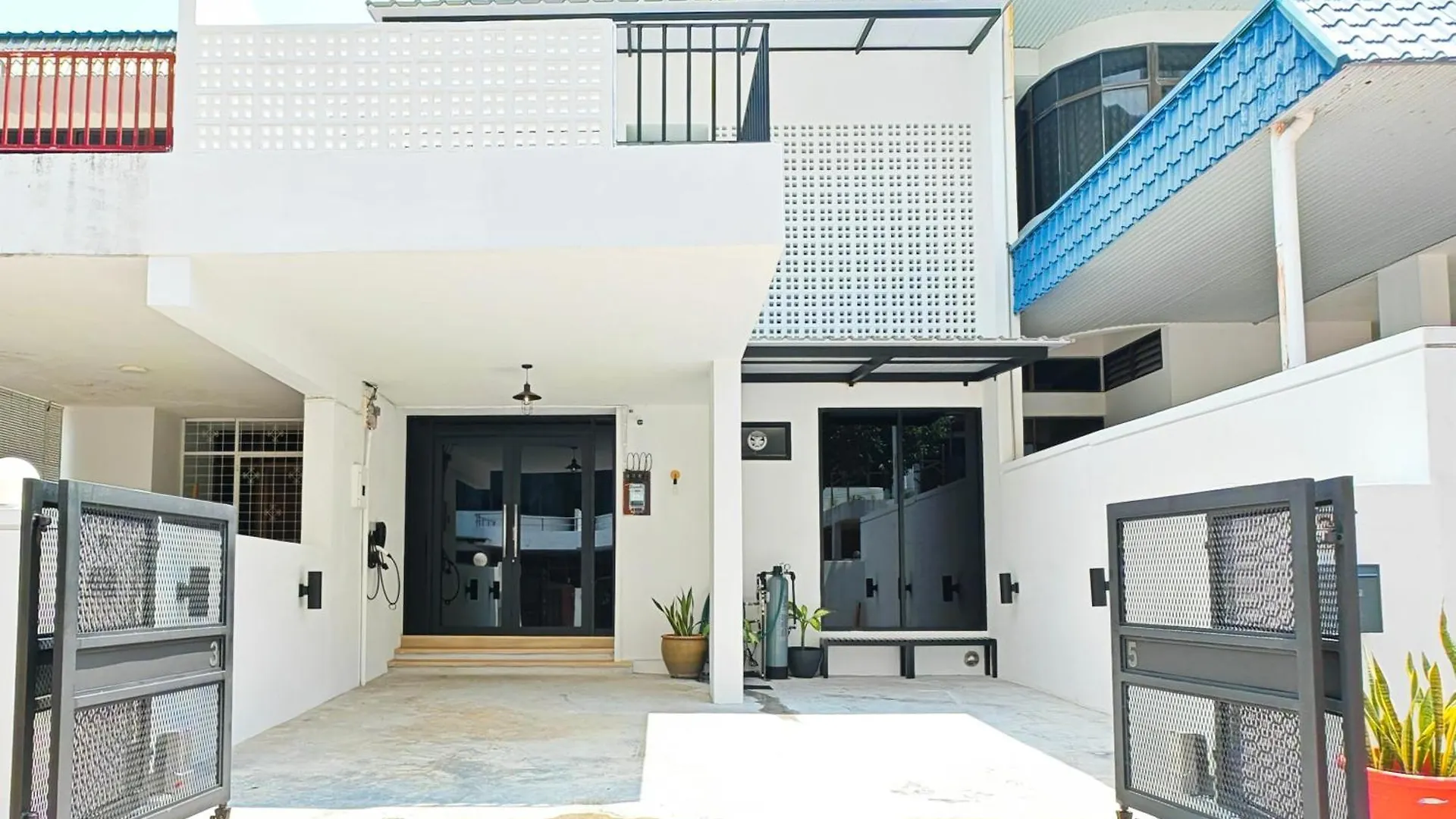 35 Beachhouse Batu Ferringhi 7 Bedroom 7 Bathroom Ev Friendly Maleisië
